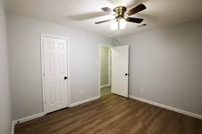 5616 Indian Hill Drive, Arlington, TX 76018 - Photo 14