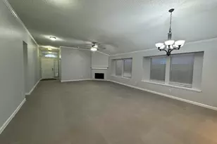 5616 Indian Hill Dr, Arlington, TX 76018 - Photo 4
