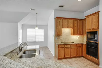 8611 Ironwood Drive, Irving, TX 75063 - Photo 10