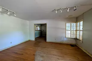 108 Varsity Cir, Arlington, TX 76013 - Photo 6