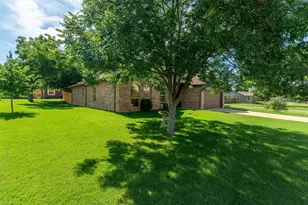 322 S Bowie Dr, Weatherford, TX 76086 - Photo 2