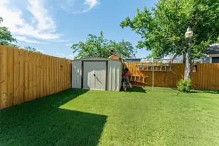 322 S Bowie Dr, Weatherford, TX 76086 - Photo 14