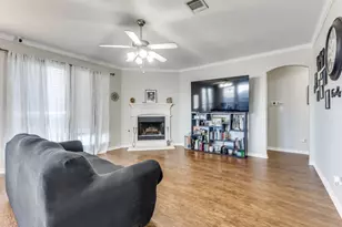 1121 Hidden Glen Ct, Burleson, TX 76028 - Photo 6