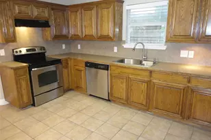 316 Hacienda Dr, Waxahachie, TX 75165 - Photo 2