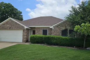 316 Hacienda Dr, Waxahachie, TX 75165 - Photo 1