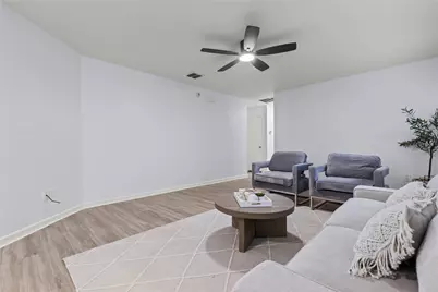 3028 Casa Bella Drive, Arlington, TX 76010 - Photo 2