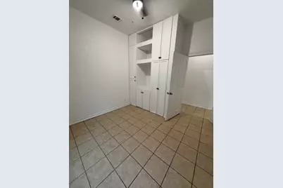 2730 S Jennings Avenue #100, Fort Worth, TX 76110 - Photo 4