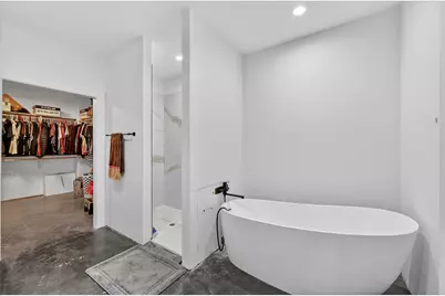 528 Hill County Road 4411, Grandview, TX 76050 - Photo 20