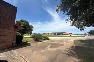 3016 Dreeben Dr, Richland Hills, TX 76118 - Photo 8