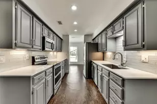 1865 Green Ridge Dr, Carrollton, TX 75007 - Photo 6