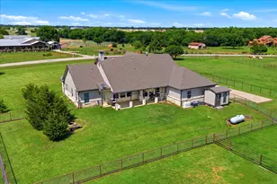 10040 Horseshoe Nail Rd, Pilot Point, TX 76258 - Photo 4
