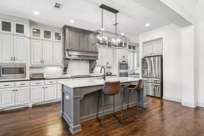 916 Champions Court, Roanoke, TX 76262 - Photo 4