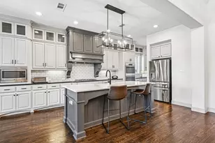 916 Champions Ct, Roanoke, TX 76262 - Photo 4