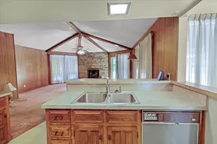 1811 Reynoldston Ln, Dallas, TX 75232 - Photo 6