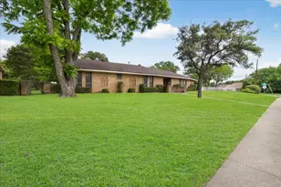 1811 Reynoldston Ln, Dallas, TX 75232 - Photo 26