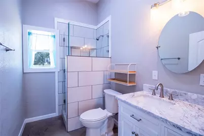 677 McVoid, Springtown, TX 76082 - Photo 10