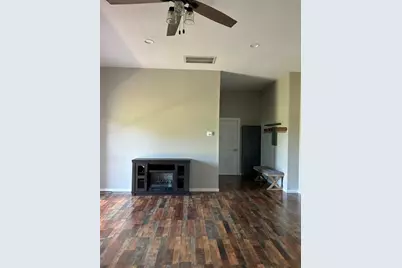 677 McVoid, Springtown, TX 76082 - Photo 4