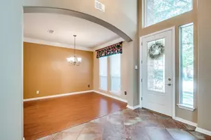 816 Pinnacle Cir, Lewisville, TX 75077 - Photo 4