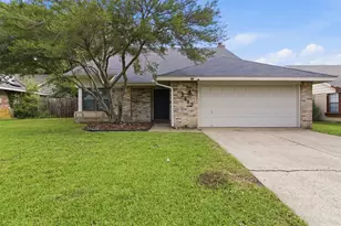 2462 Claremont Dr, Grand Prairie, TX 75052 - Photo 1