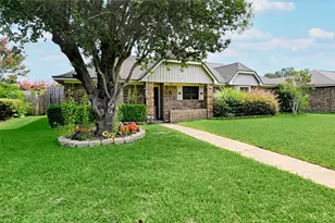 923 Courtney Dr, Mesquite, TX 75150 - Photo 2