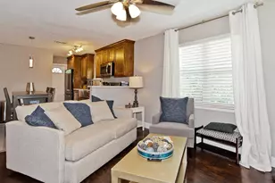 1810 Shaw St, Dallas, TX 75212 - Photo 2