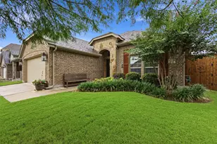 712 Mist Flower Dr, Little Elm, TX 75068 - Photo 2