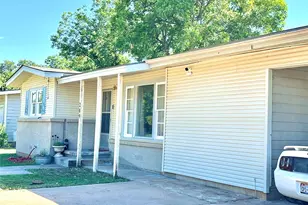 209 Laurel Dr, Winters, TX 79567 - Photo 2