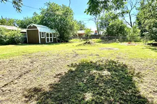 209 Laurel Dr, Winters, TX 79567 - Photo 20