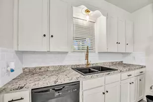 7521 Pawnee Trail, Lake Worth, TX 76135 - Photo 12