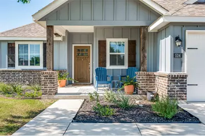 524 E Carol Street, Pilot Point, TX 76258 - Photo 6