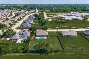 524 E Carol St, Pilot Point, TX 76258 - Photo 28