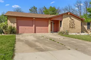 3229 Oak Timber Dr, Forest Hill, TX 76119 - Photo 2