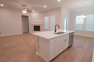 535 Hilllcrest Circle, Justin, TX 76247 - Photo 6