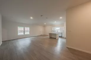 115 kylie St, Cleburne, TX 76031 - Photo 4