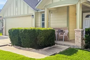 329 Wolf Mountain Ln, Fort Worth, TX 76140 - Photo 4