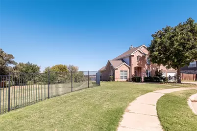 2318 Balleybrooke Drive, Lewisville, TX 75077 - Photo 2