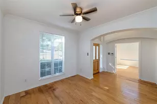 2318 Balleybrooke Dr, Lewisville, TX 75077 - Photo 4