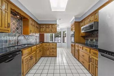 2812 Chimney Hill Drive, Waco, TX 76708 - Photo 10
