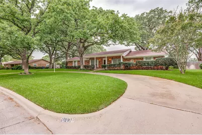 607 N Parkridge Drive, Mansfield, TX 76063 - Photo 2