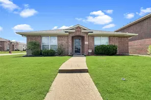 649 Canyon Pl, DeSoto, TX 75115 - Photo 2