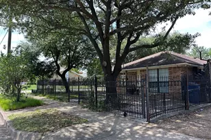 739-741 W 10th St, Dallas, TX 75208 - Photo 4