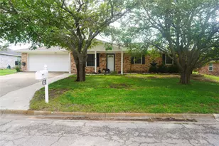 1304 Bellaire St, Bowie, TX 76230 - Photo 1