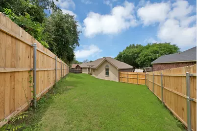 132 Parkwood Court, Azle, TX 76020 - Photo 34