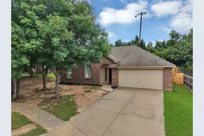 132 Parkwood Court, Azle, TX 76020 - Photo 2