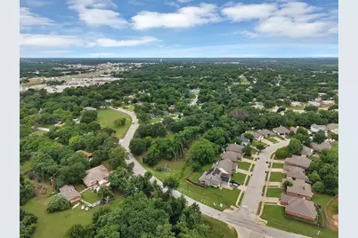 132 Parkwood Court, Azle, TX 76020 - Photo 10