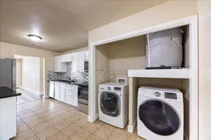5709 Denise Dr, Haltom City, TX 76148 - Photo 10