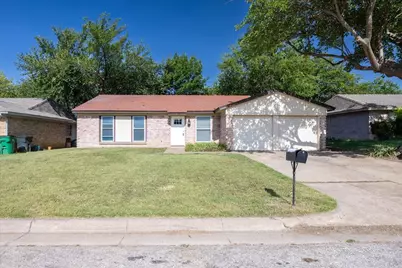 5709 Denise Drive, Haltom City, TX 76148 - Photo 2