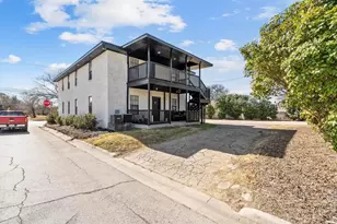 1029 E Hickory St, Denton, TX 76205 - Photo 2