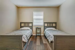 2214 Pine St, Grand Prairie, TX 75050 - Photo 18