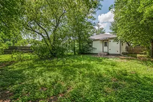 2214 Pine St, Grand Prairie, TX 75050 - Photo 24